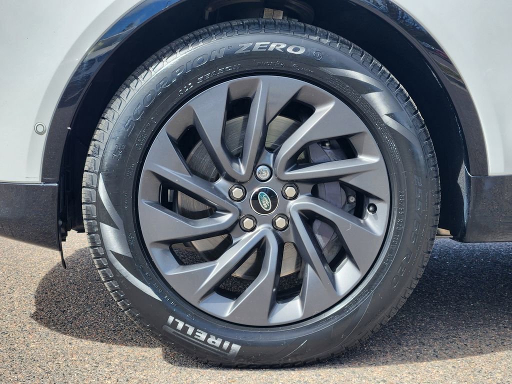 Used 2022 Land Rover Discovery S R-Dynamic image 10