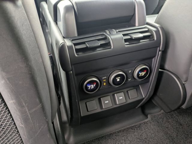 Used 2023 Land Rover Defender 110 X-Dynamic SE image 13