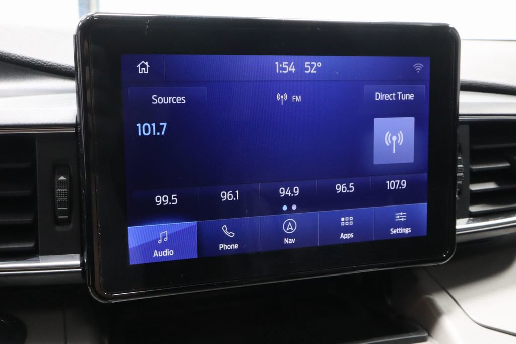 Used 2023 Ford Explorer XLT w/ Equipment Group 202A AWD/4WD image 3