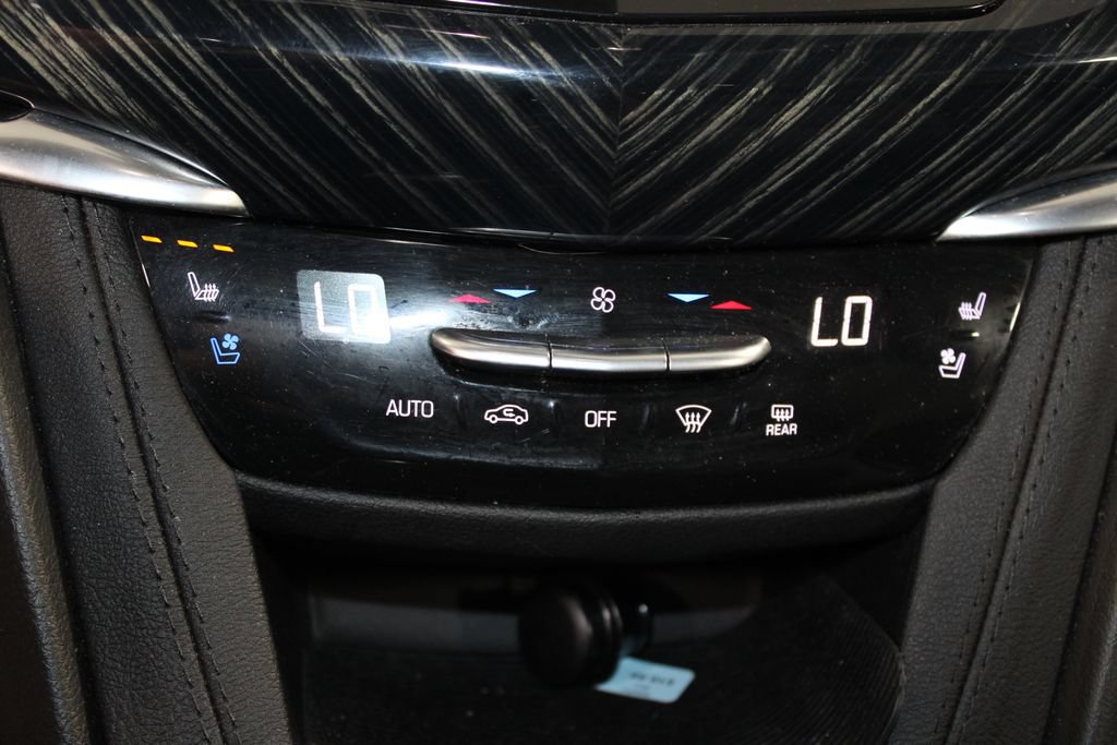 Used 2024 Cadillac XT6 Premium Luxury AWD/4WD image 31