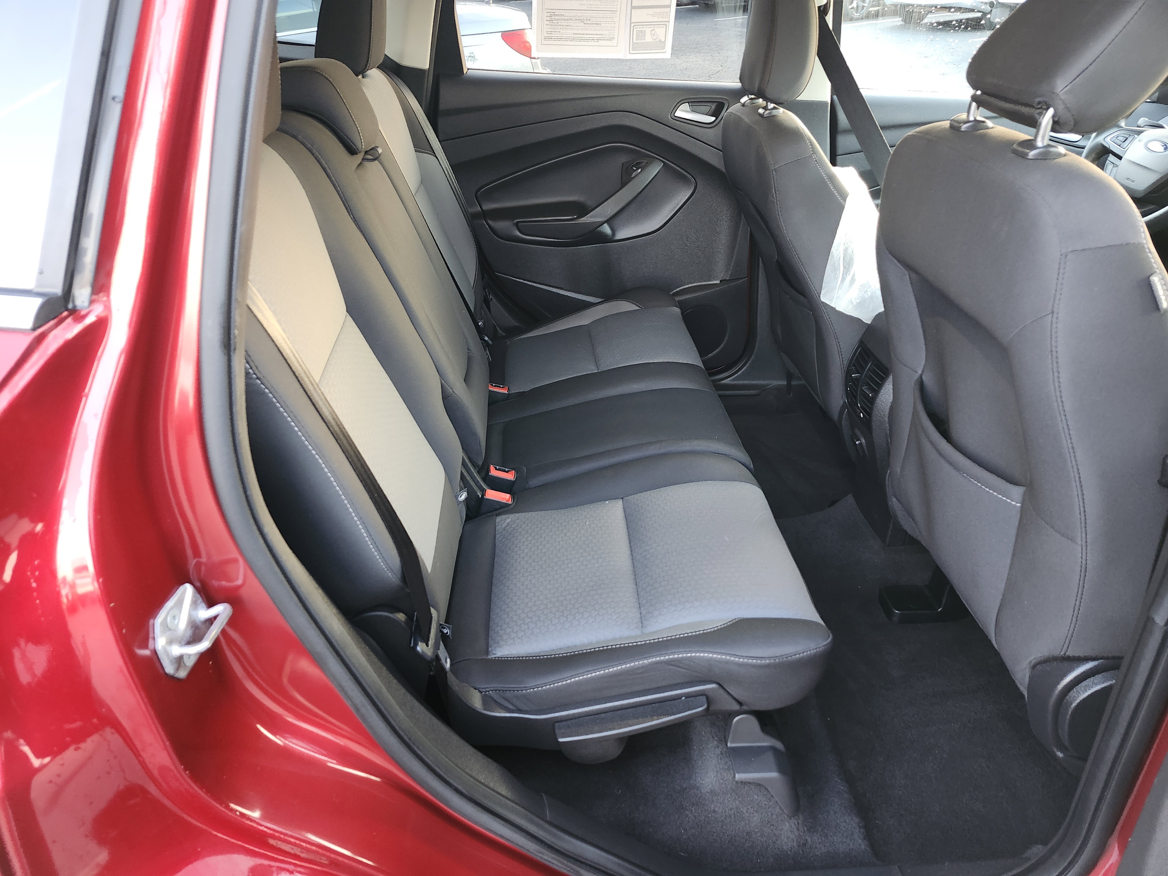 Used 2018 Ford Escape SE image 18