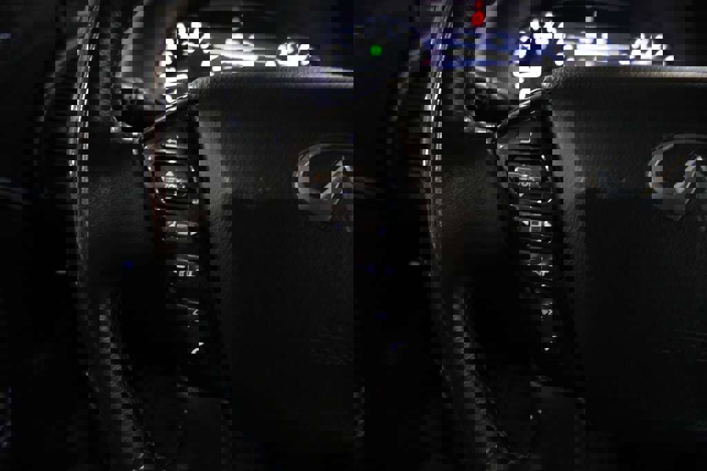 Used 2021 INFINITI QX80 Luxe image 41