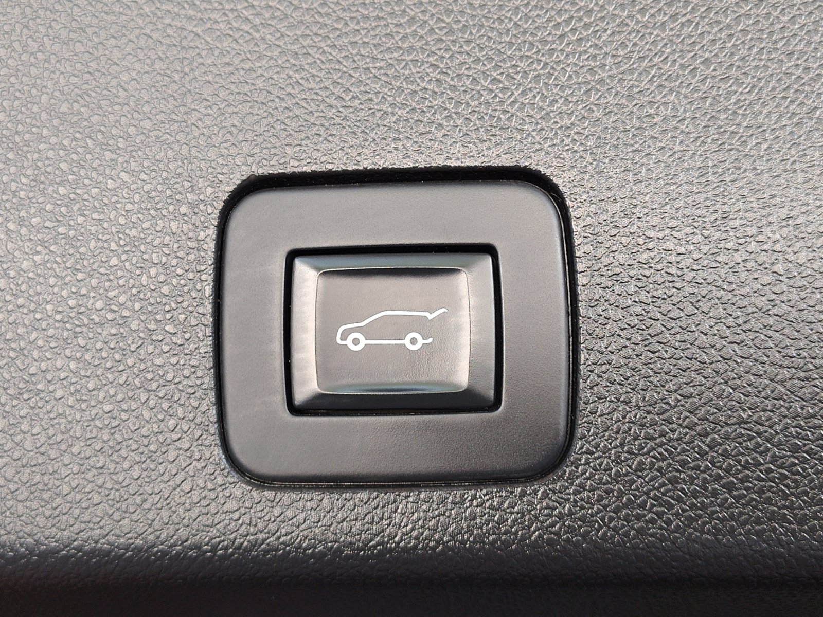 Used 2020 Buick Encore GX Select w/ Sport Touring Package FWD image 30