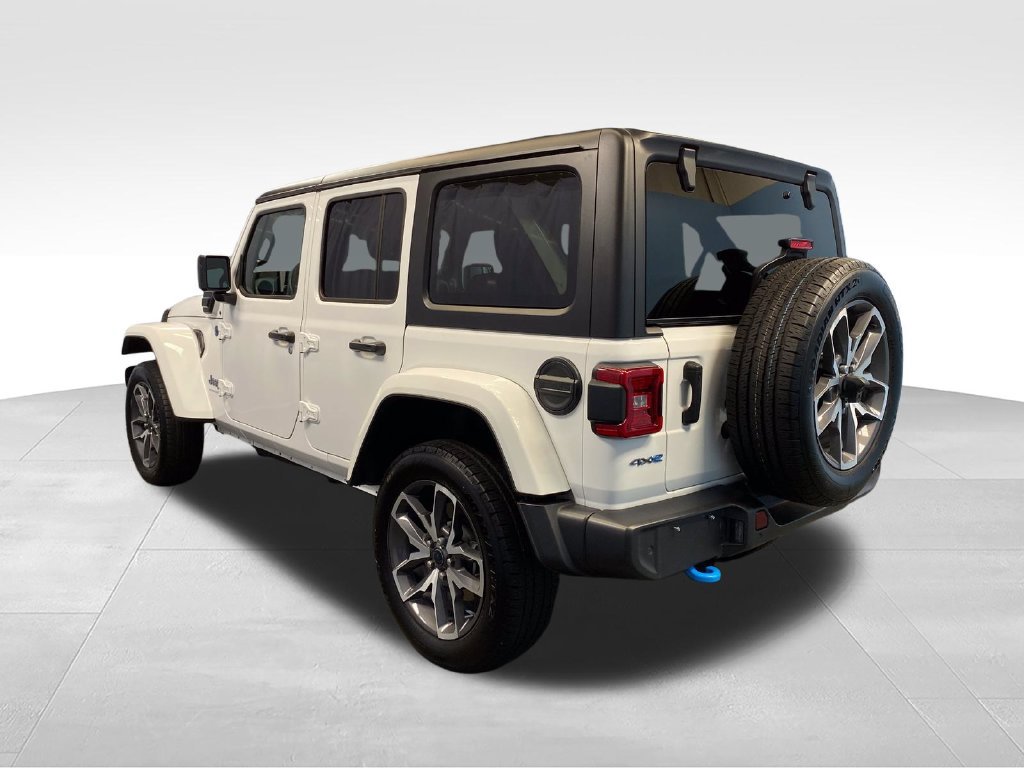 Used 2024 Jeep Wrangler Unlimited w/ Convenience Group AWD/4WD image 6