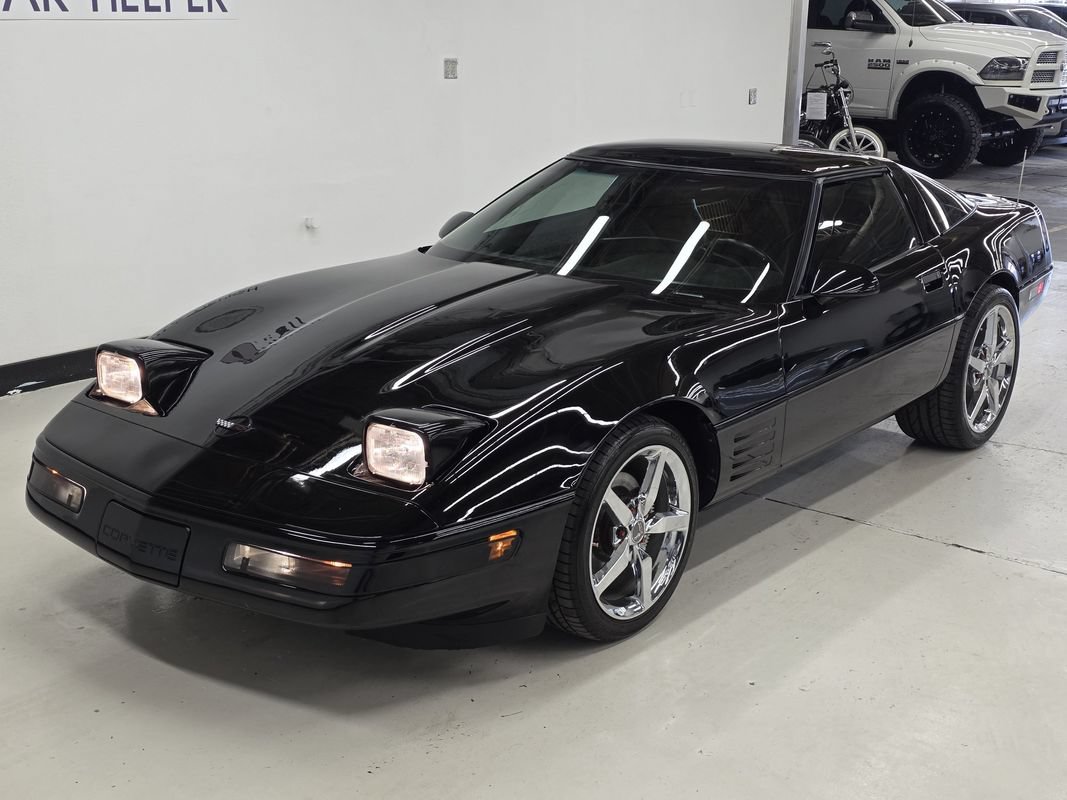Used 1994 Chevrolet Corvette Coupe RWD image 14