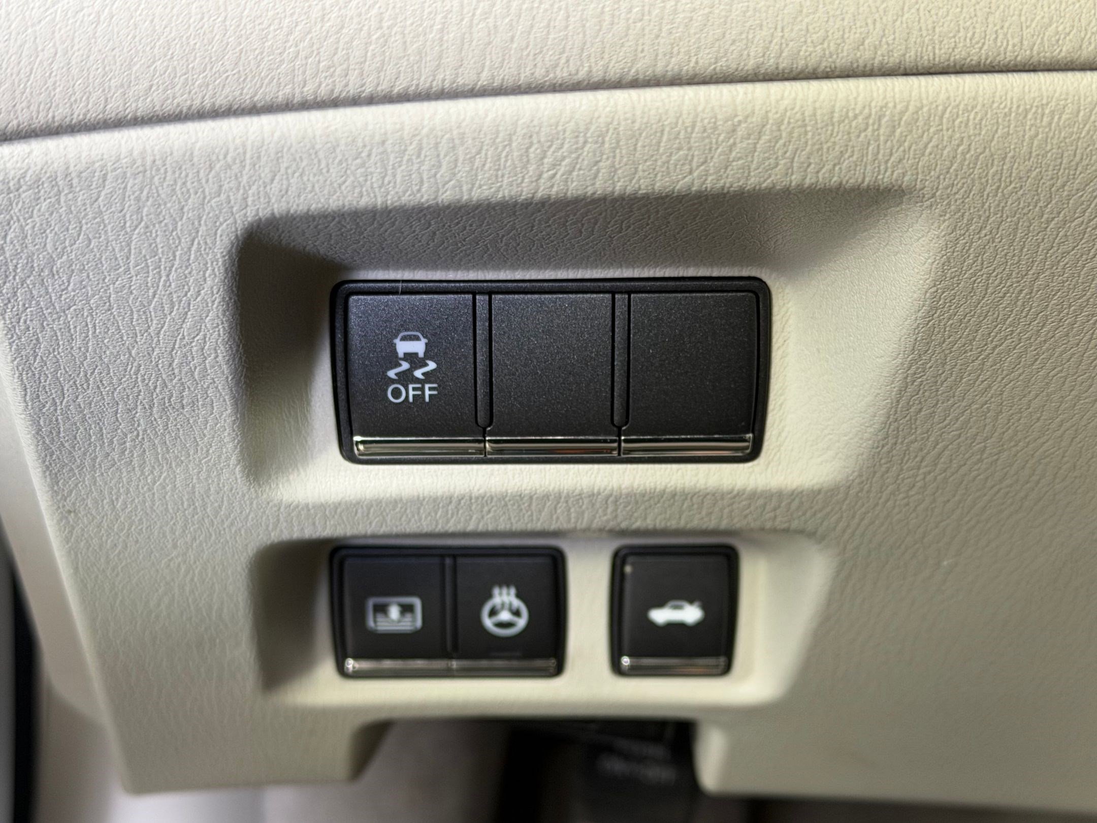 Used 2011 INFINITI M56 w/ Deluxe Touring Pkg image 17