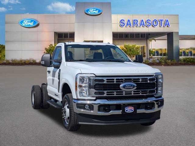 New 2025 Ford F350 XL w/ XL Chrome Package image 2