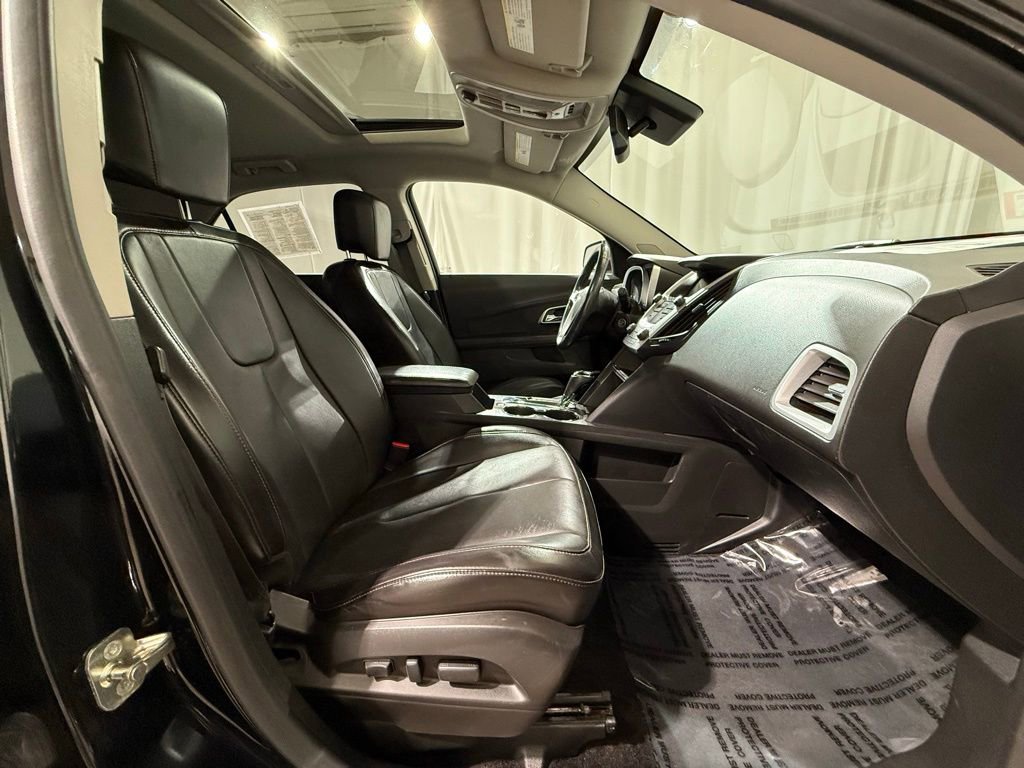 Used 2016 Chevrolet Equinox LTZ w/ Enhanced Convenience Package image 22