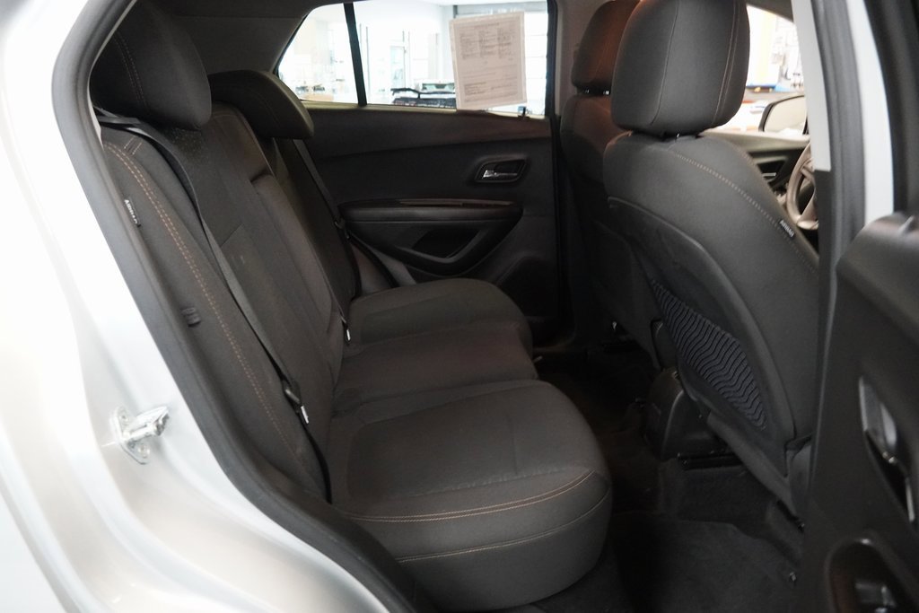 Used 2021 Chevrolet Trax LS w/ Tint and Cruise Package image 28