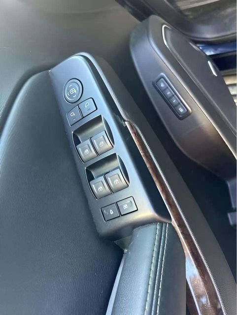 Used 2018 Chevrolet Tahoe LT image 12
