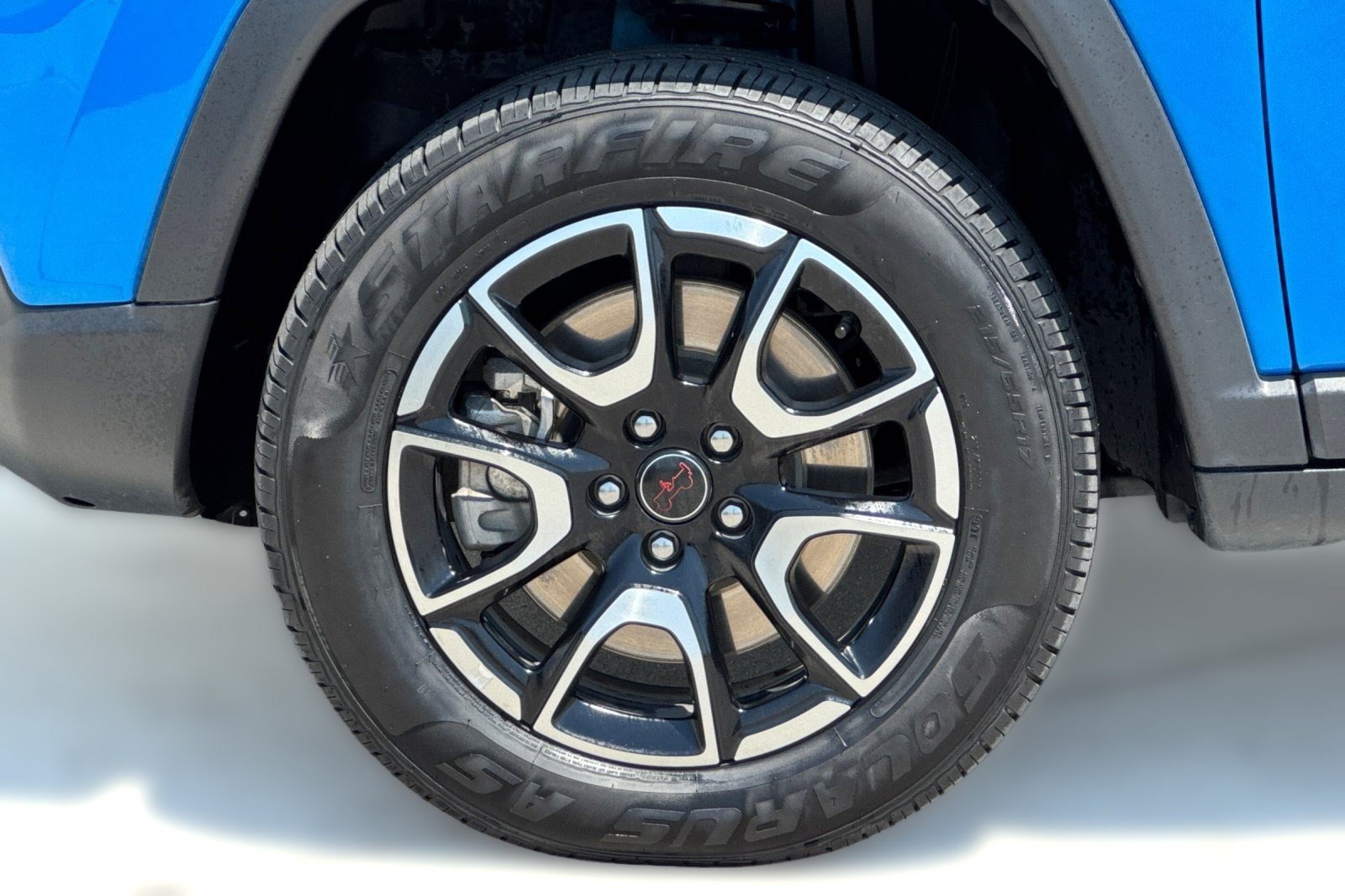 Used 2025 Jeep Compass Trailhawk AWD/4WD image 13