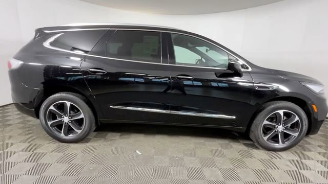 Used 2022 Buick Enclave Essence w/ Sport Touring Edition FWD image 3