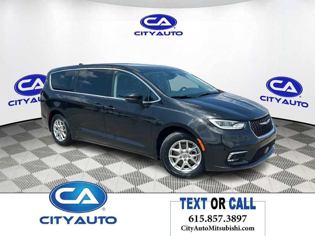 Used 2023 Chrysler Pacifica Touring-L