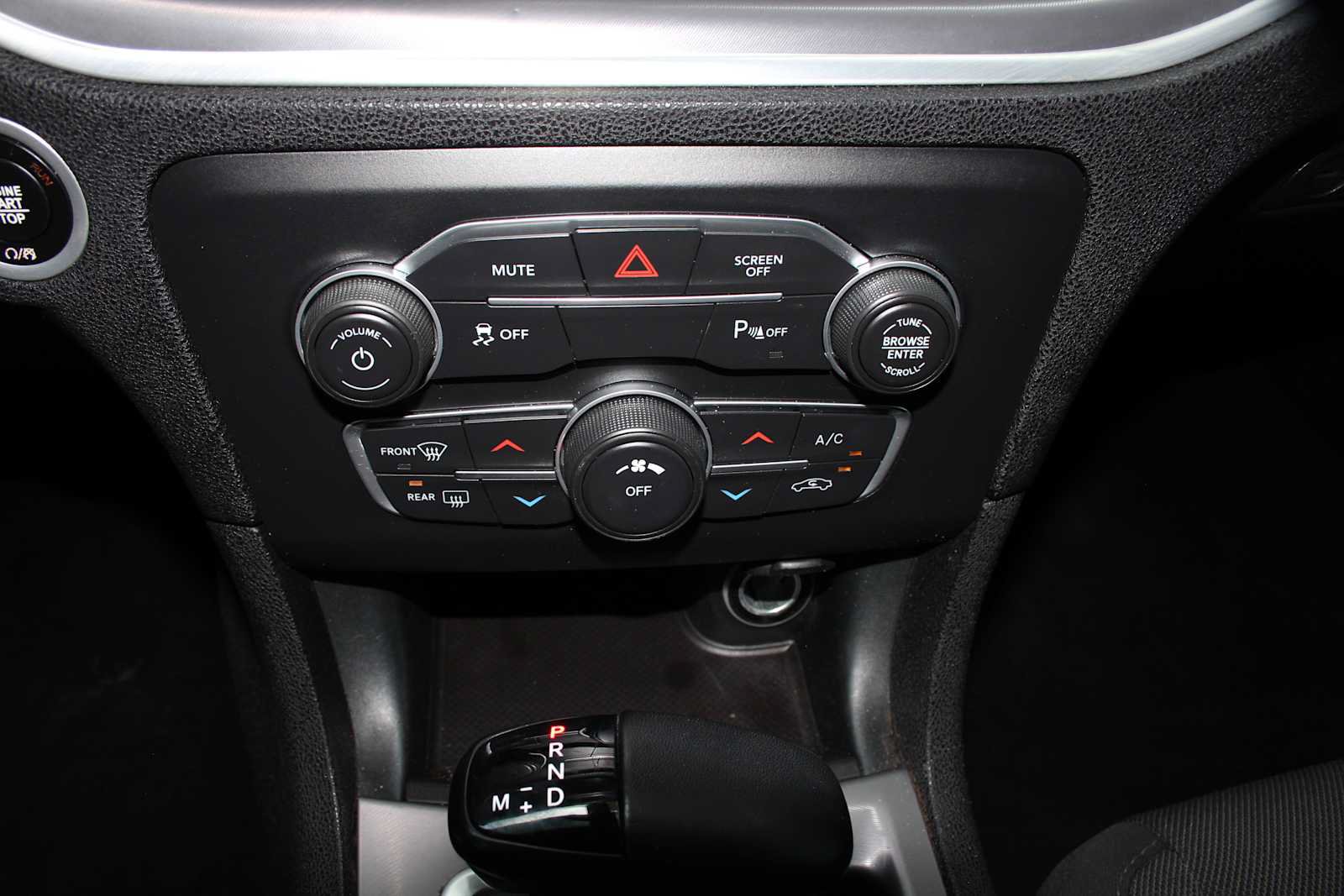 Used 2022 Dodge Charger SXT RWD image 31