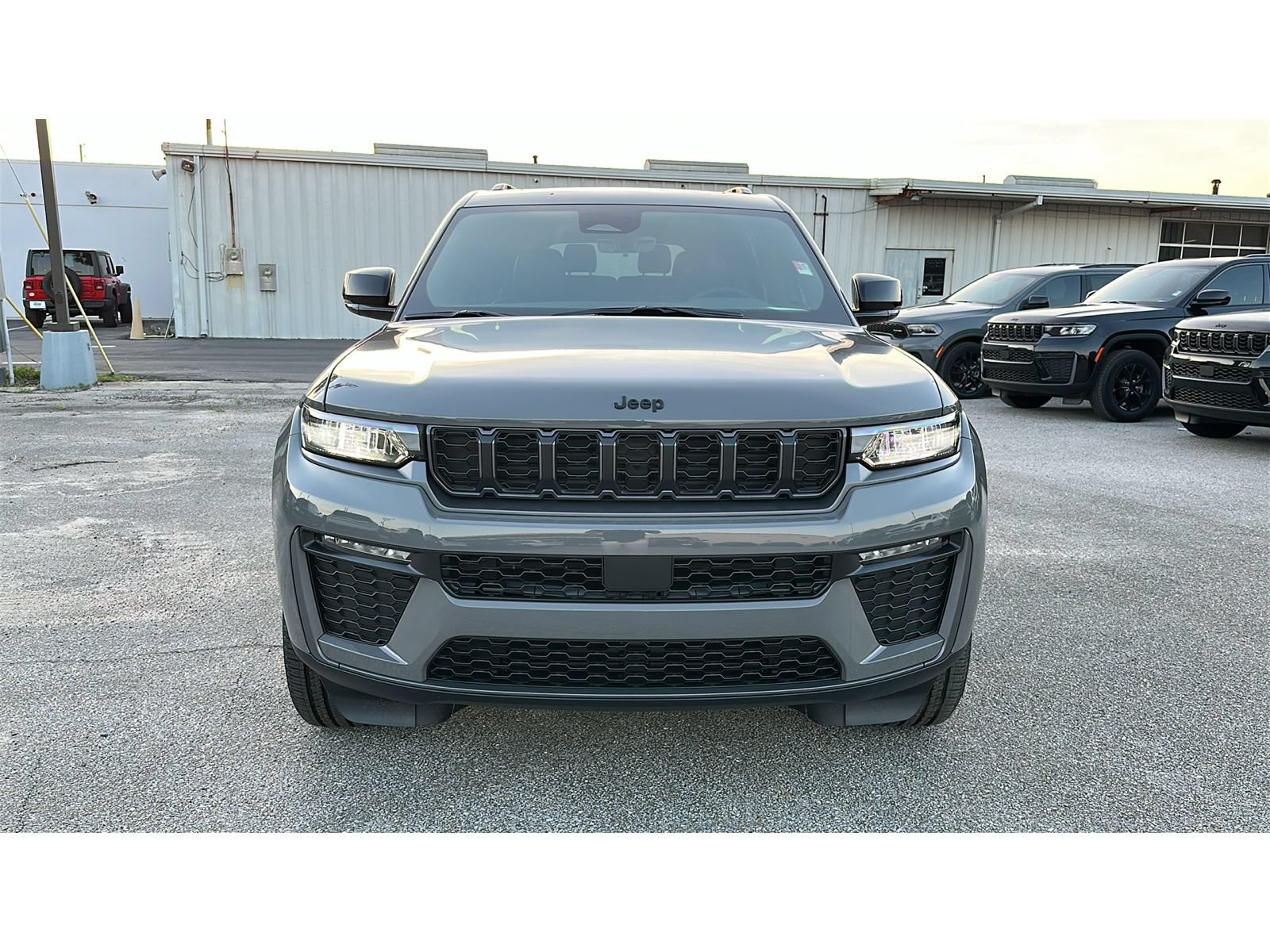 New 2027 Jeep Grand Cherokee L Limited w/ Limited Altitude Package RWD image 9