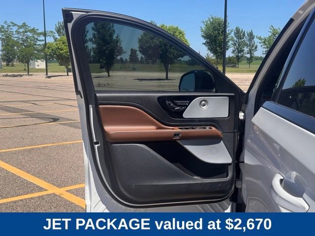 Used 2024 Lincoln Aviator Reserve w/ Equipment Group 201A AWD/4WD image 5