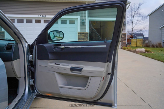 Used 2006 Chrysler 300 SRT8 w/ SRT Option Group II image 31