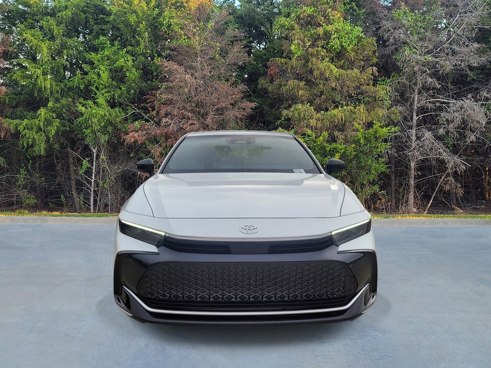 Used 2026 Toyota Crown XLE image 2