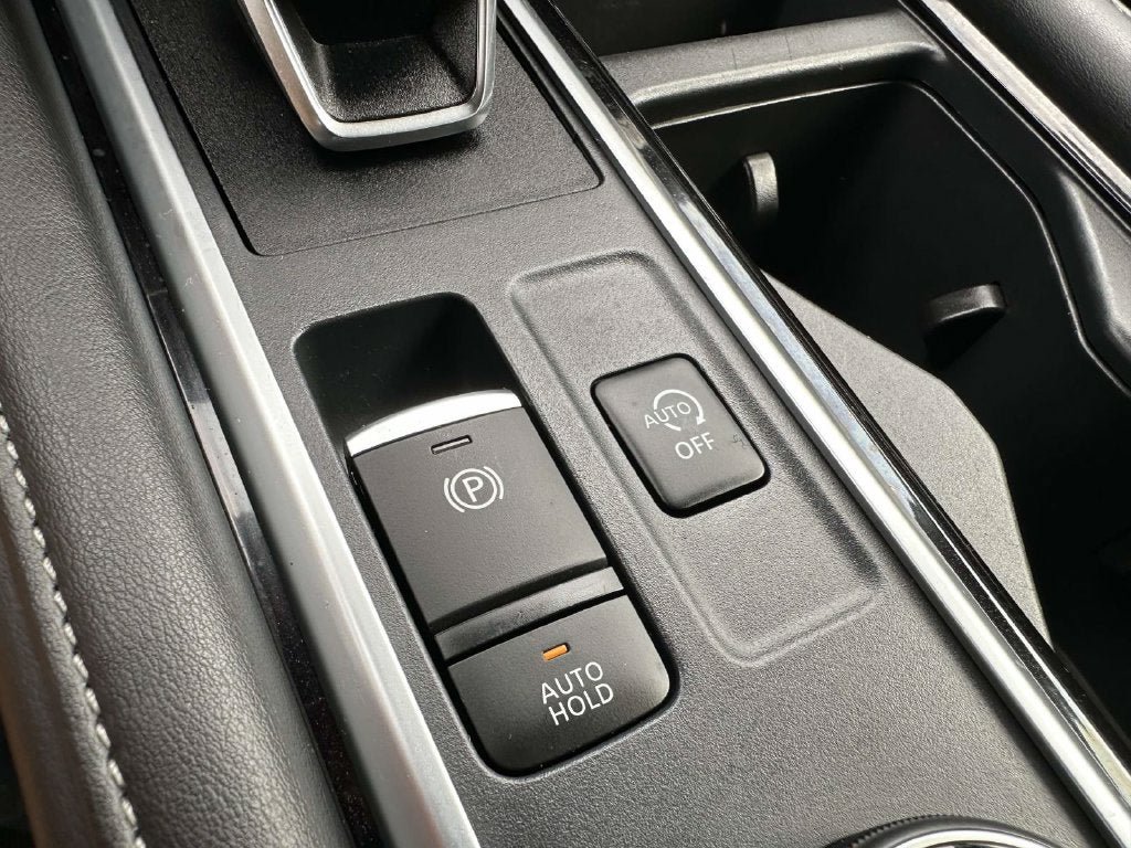 Used 2025 Nissan Pathfinder SV AWD/4WD image 22