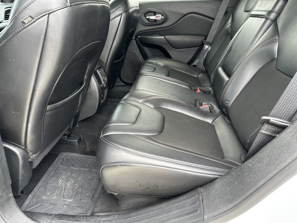 Used 2019 Jeep Cherokee Trailhawk image 30