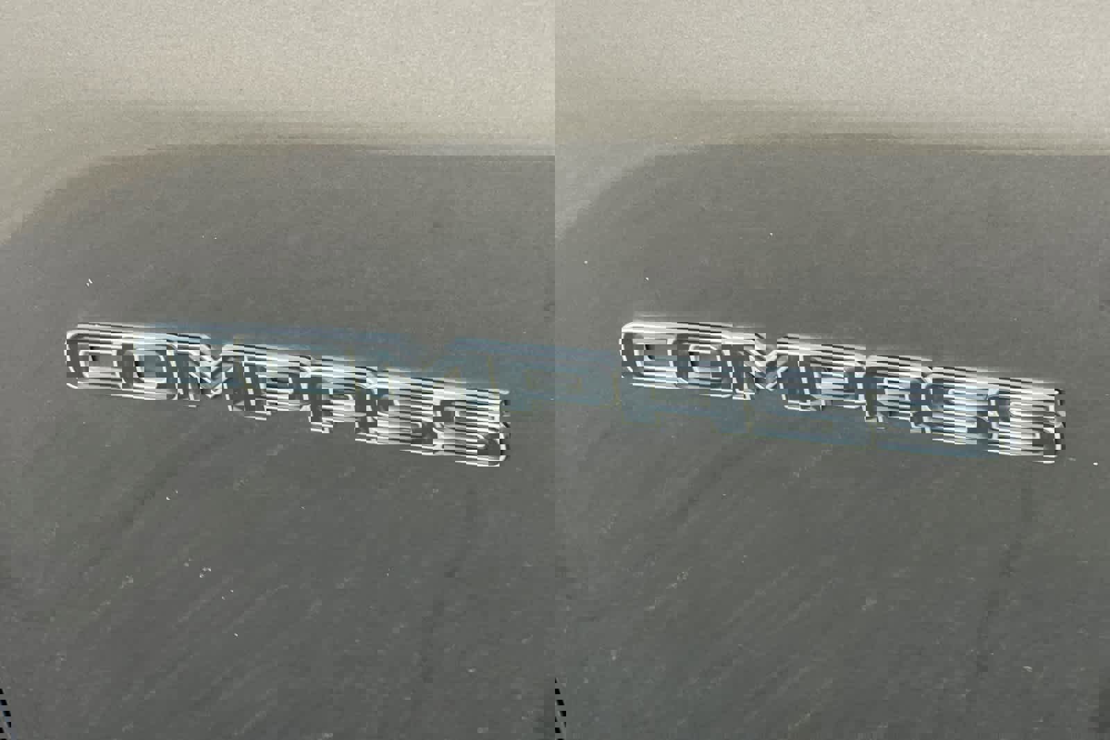 Used 2018 Jeep Compass Latitude w/ Popular Equipment Group image 32