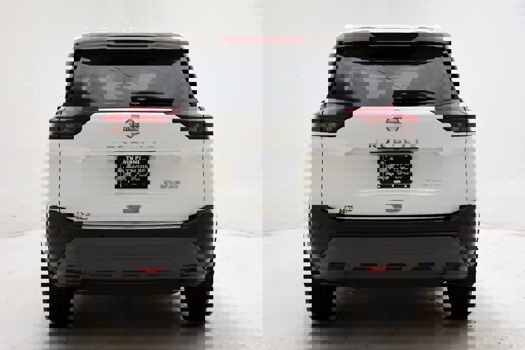 Used 2023 Nissan Rogue SV w/ SV Premium Package image 8