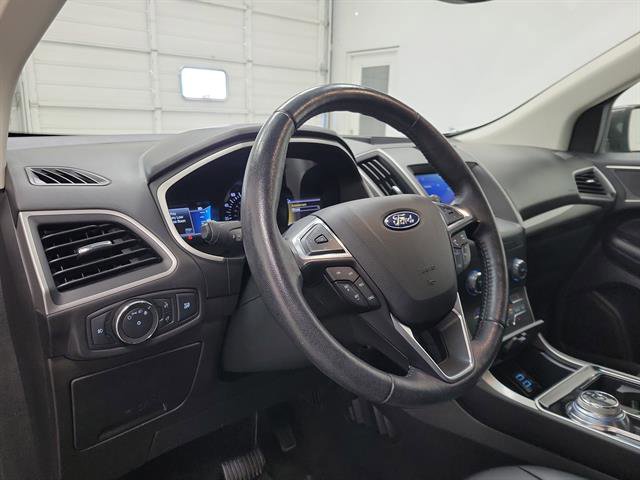 Used 2020 Ford Edge SEL w/ Cold Weather Package AWD/4WD image 19