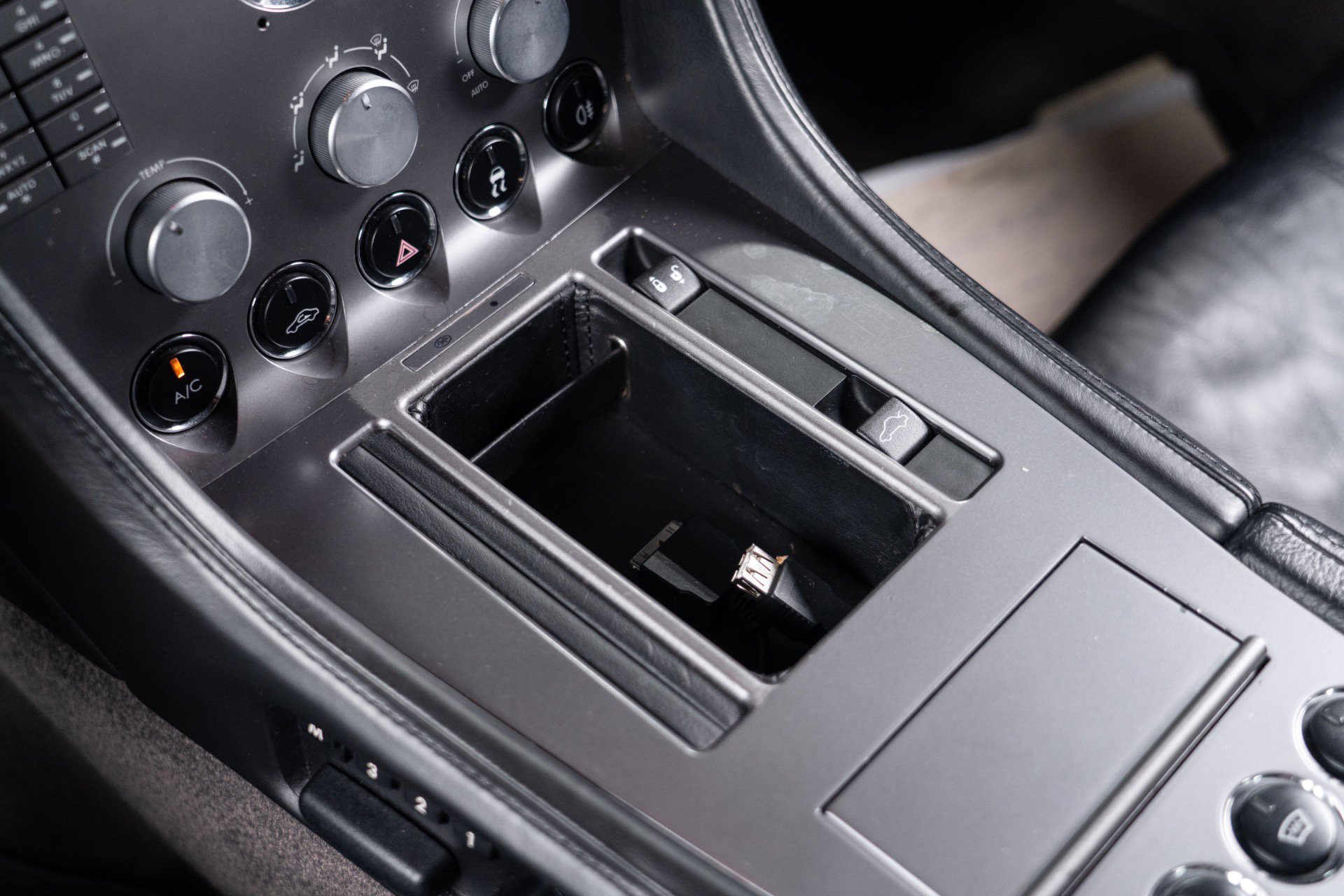 Used 2007 Aston Martin DB9 Coupe RWD image 63