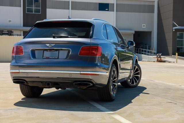 Used 2018 Bentley Bentayga AWD/4WD image 55