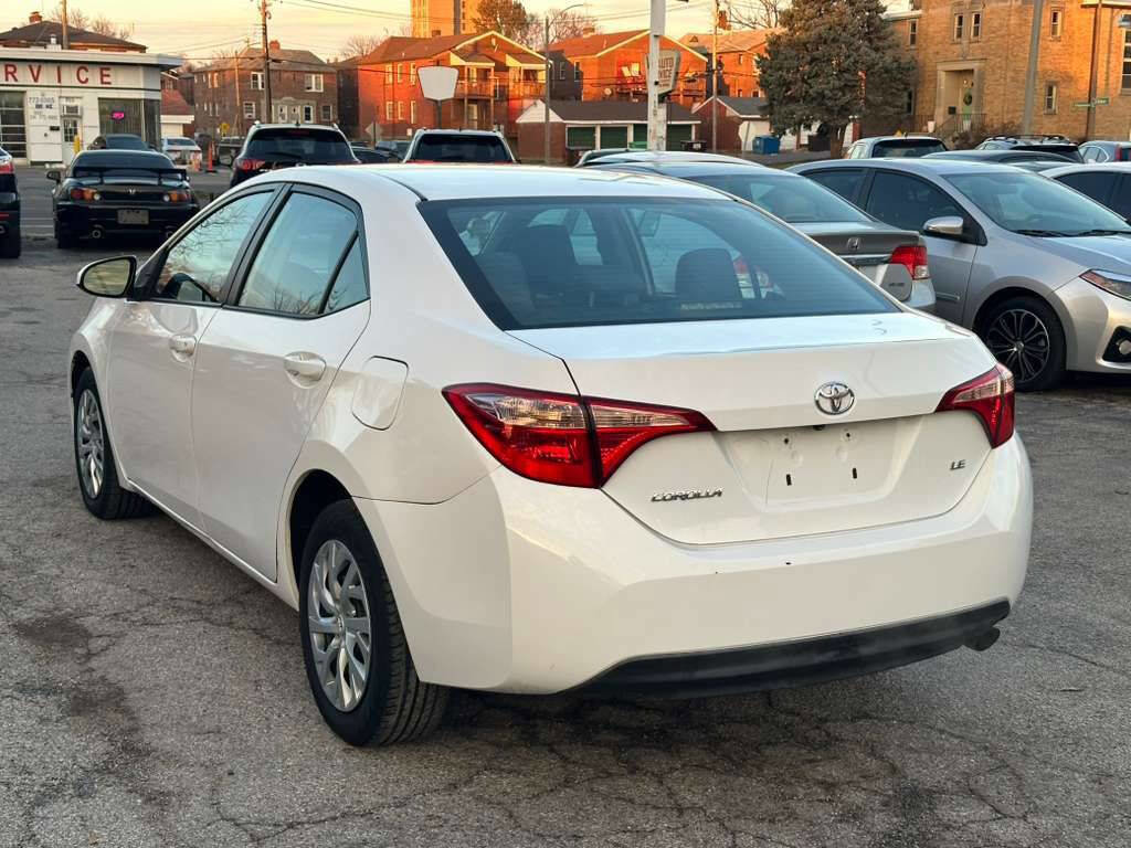 Used 2018 Toyota Corolla LE image 5