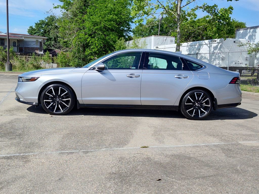 Used 2024 Honda Accord Touring image 4