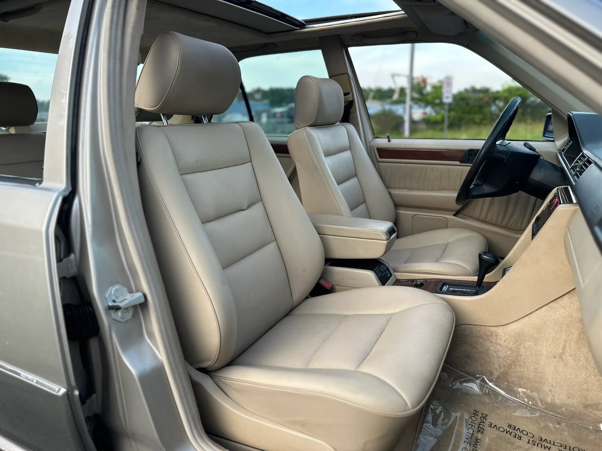 Used 1994 Mercedes-Benz E 320 Sedan image 43