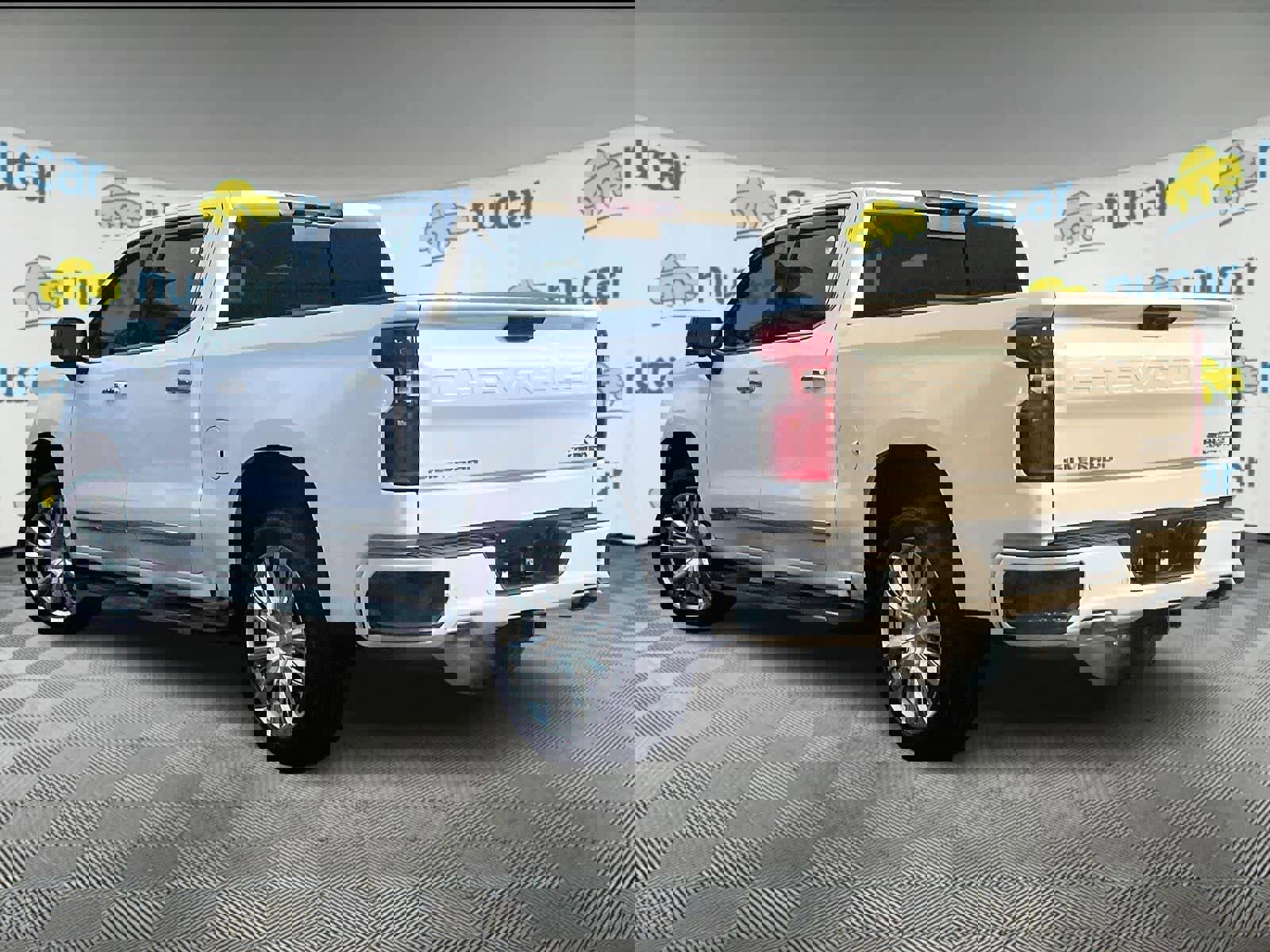 Used 2022 Chevrolet Silverado 1500 High Country w/ High Country Premium Package image 4