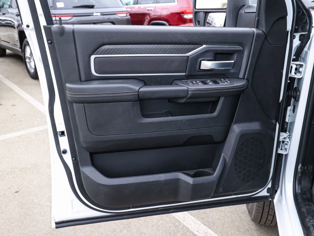 New 2026 RAM 3500 Big Horn AWD/4WD image 22