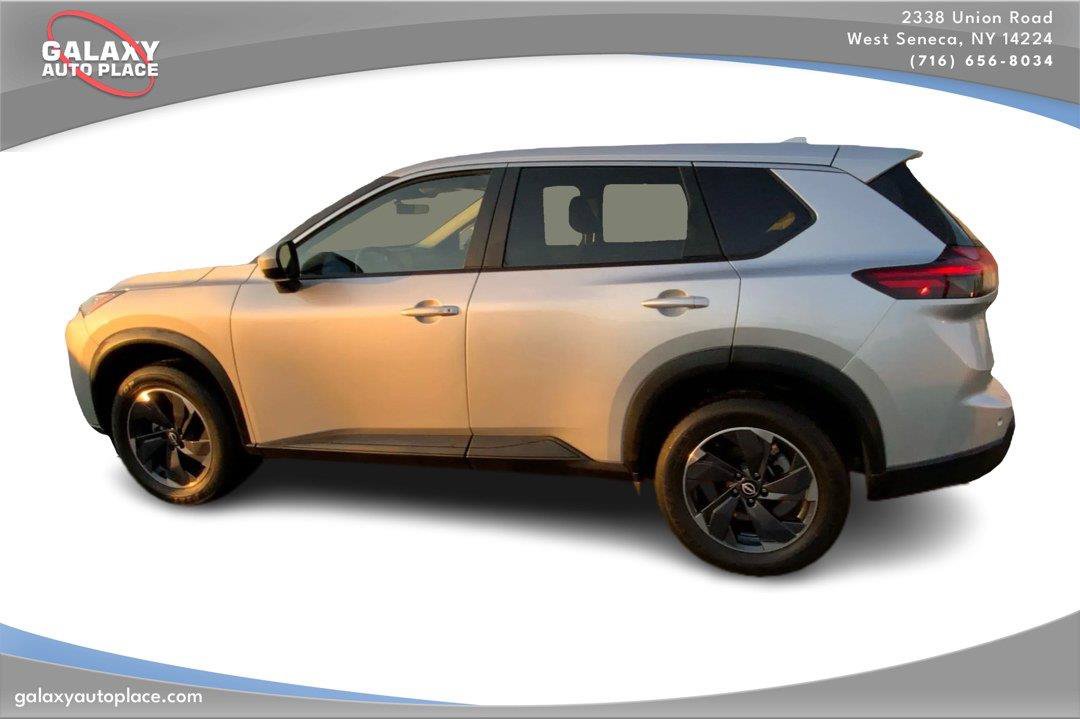 Used 2024 Nissan Rogue SV AWD/4WD image 8