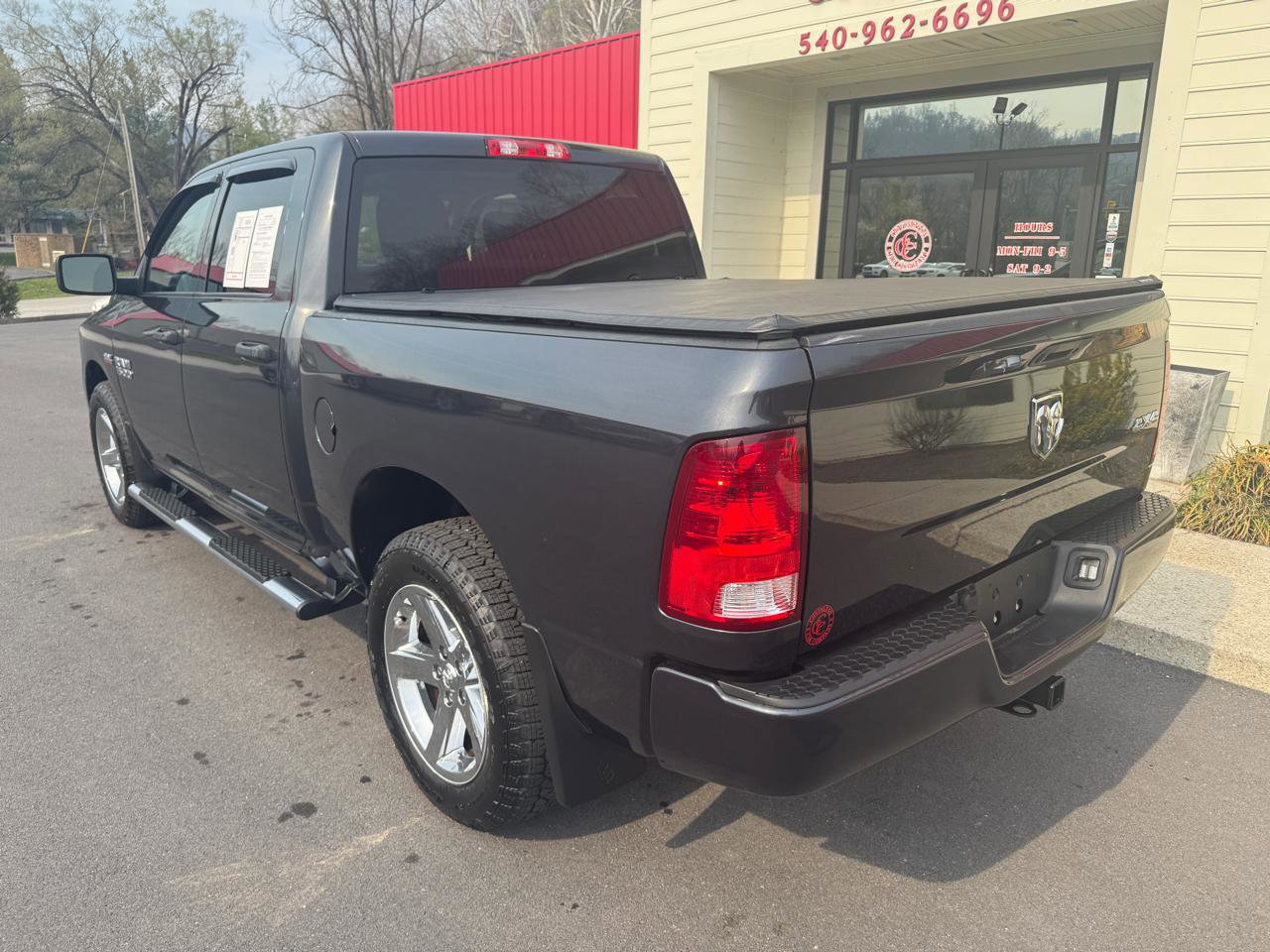 Used 2018 RAM 1500 Express w/ Express Value Package image 4
