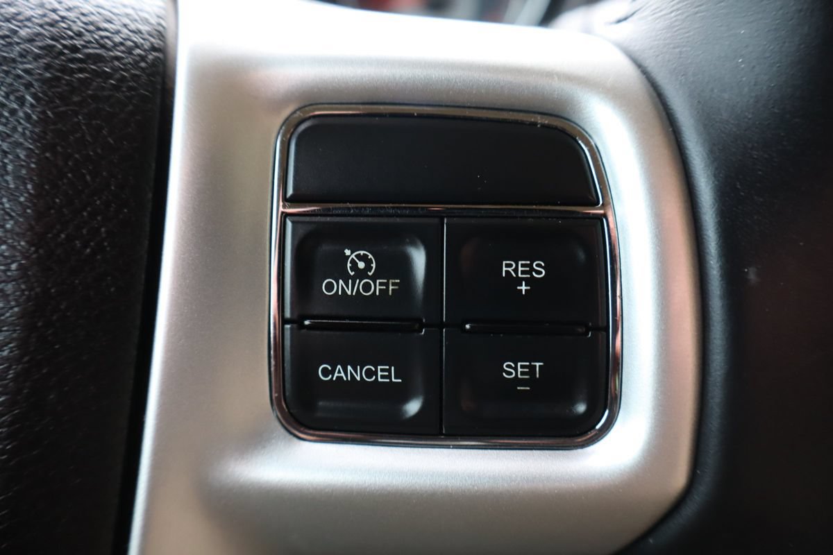 Used 2014 Chrysler 200 Limited FWD image 29