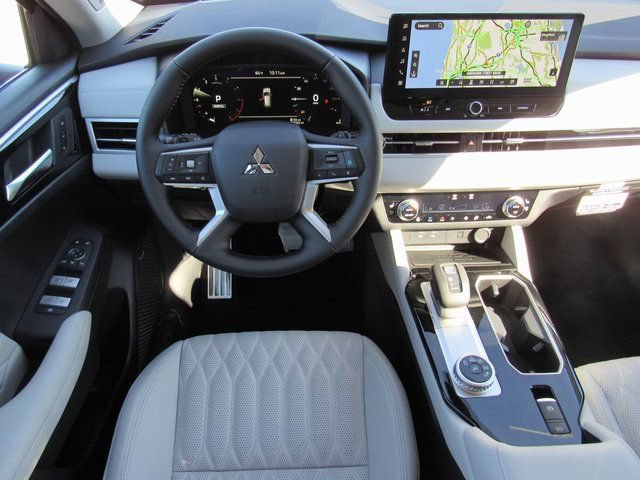 New 2026 Mitsubishi Outlander SEL FWD image 10