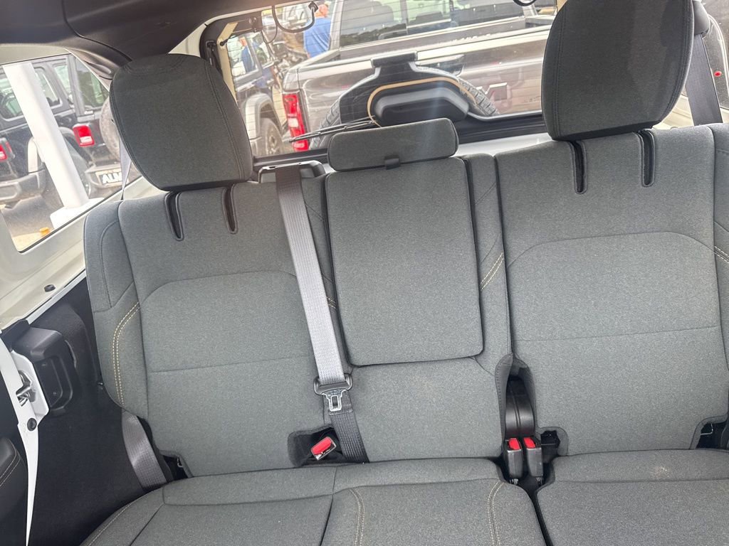 Used 2025 Jeep Wrangler Unlimited Sahara w/ Safety Group image 19