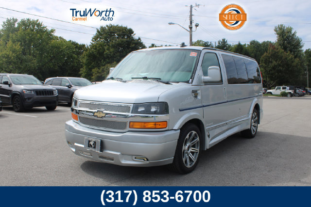 Used 2017 Chevrolet Express 2500 RWD image 1