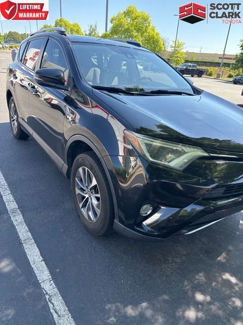 Used 2017 Toyota RAV4 XLE AWD/4WD image 1