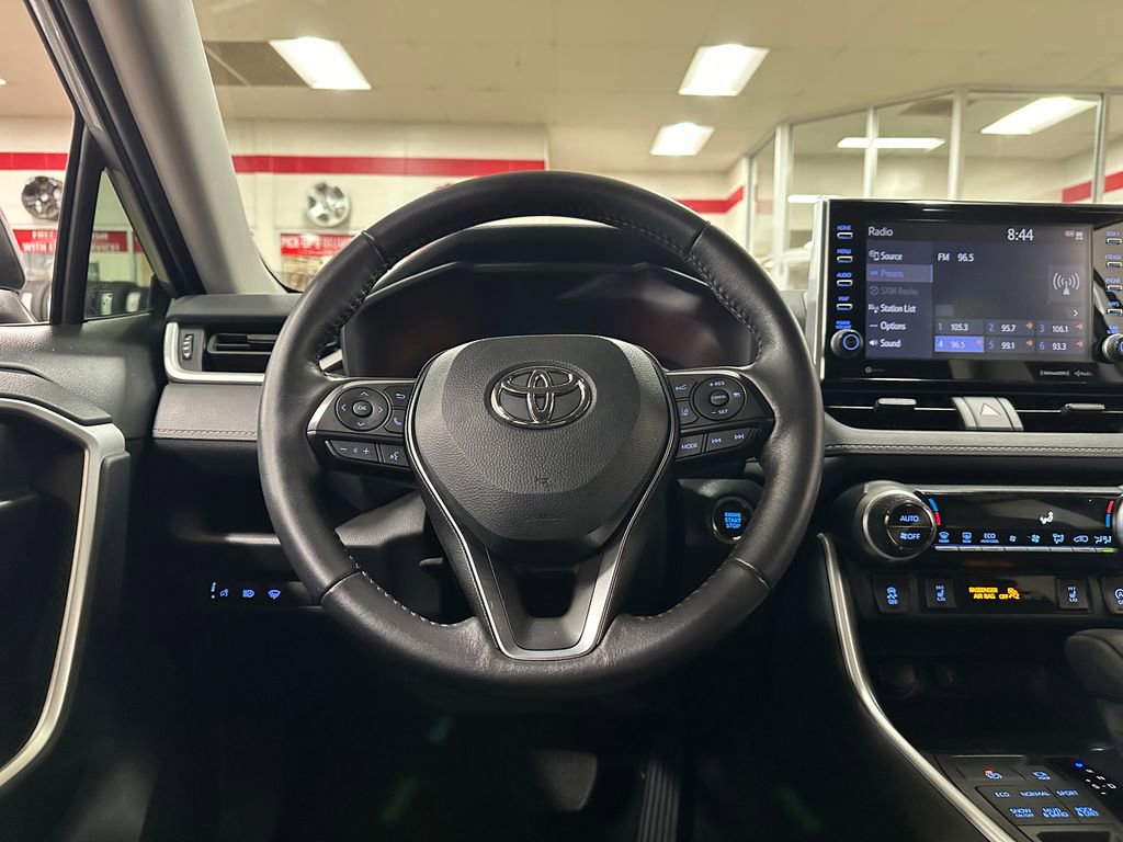 Used 2022 Toyota RAV4 XLE image 16