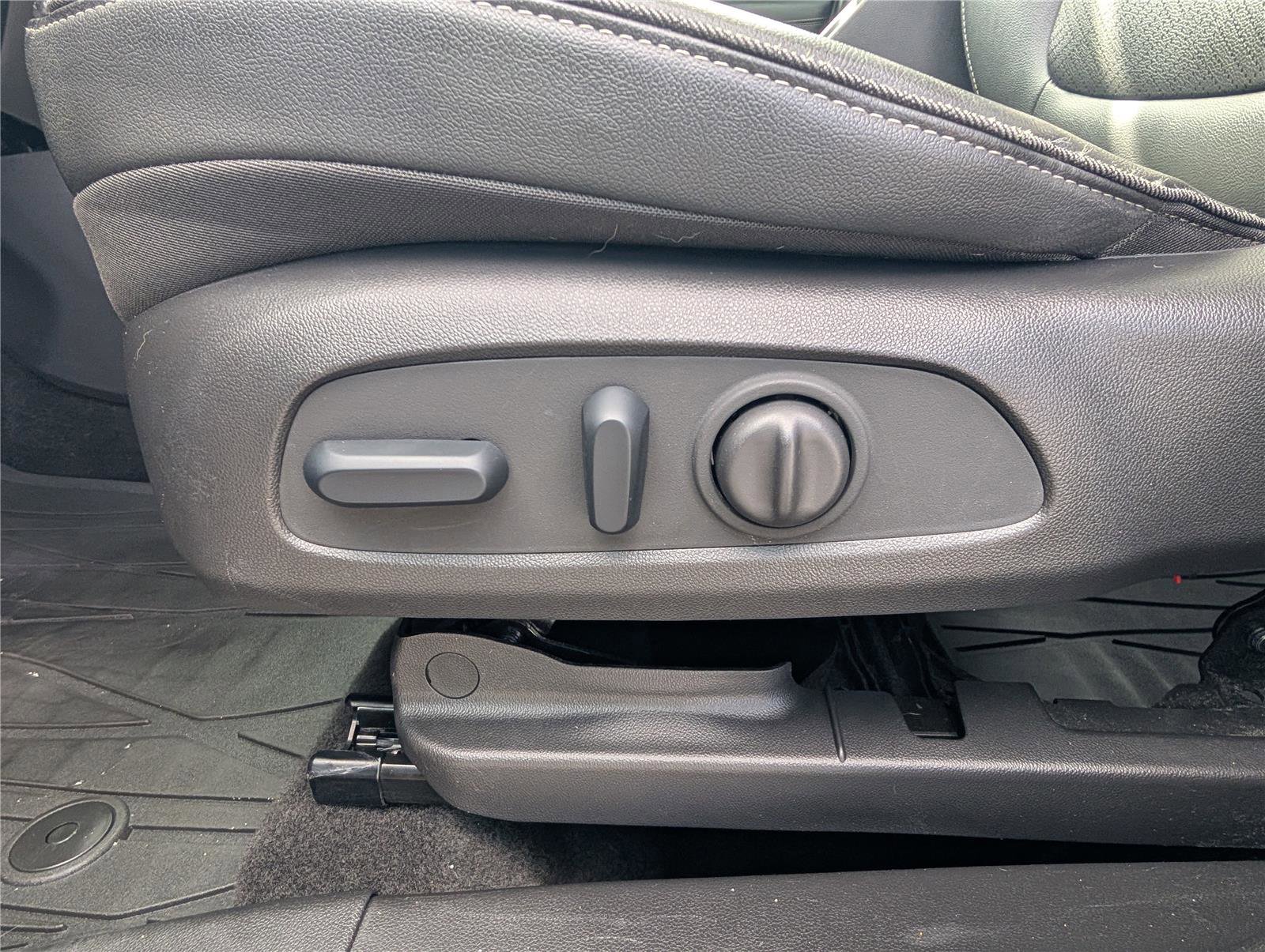 Used 2023 Buick Encore GX Essence w/ Experience Buick Package image 20