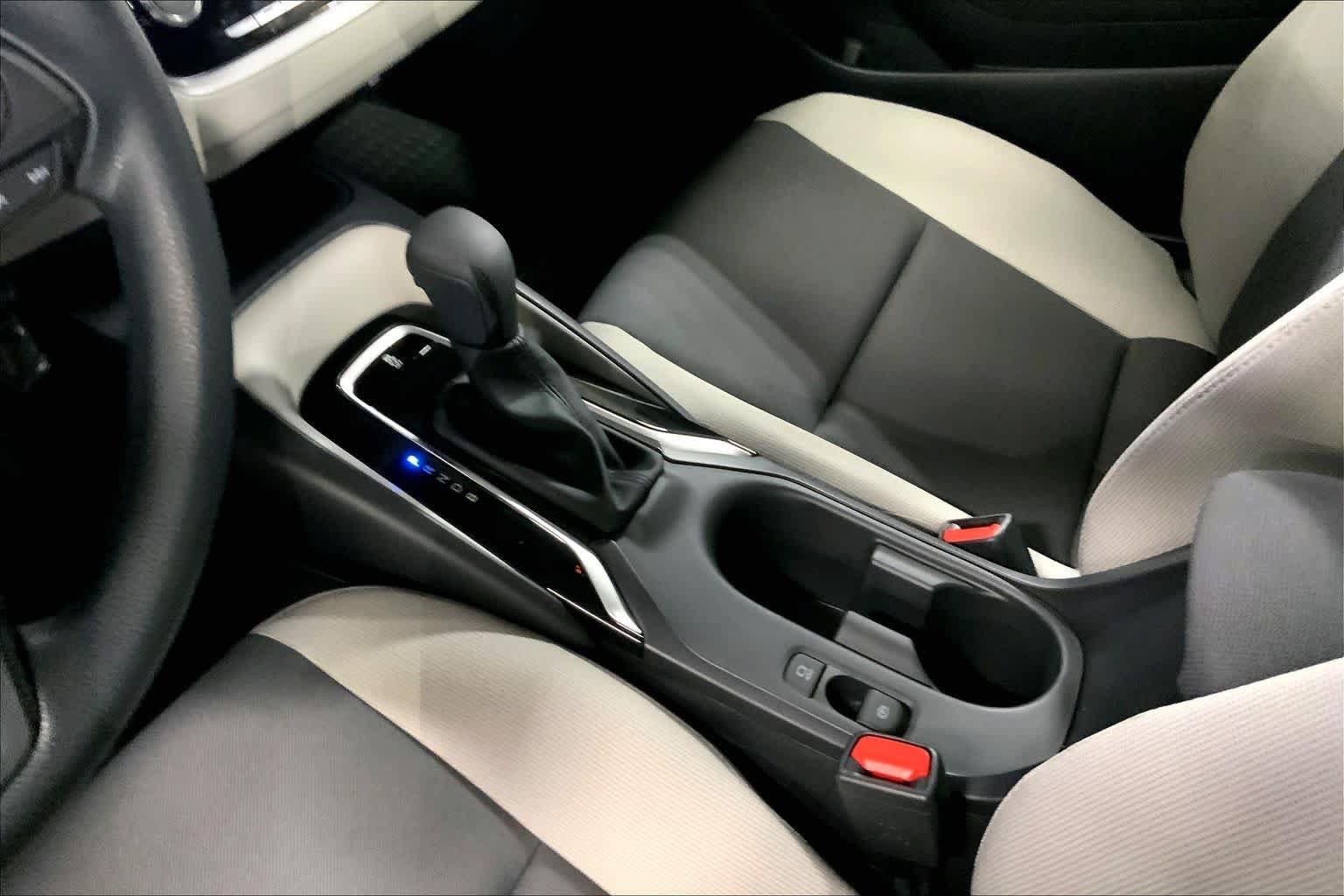 Used 2026 Toyota Corolla LE FWD image 7