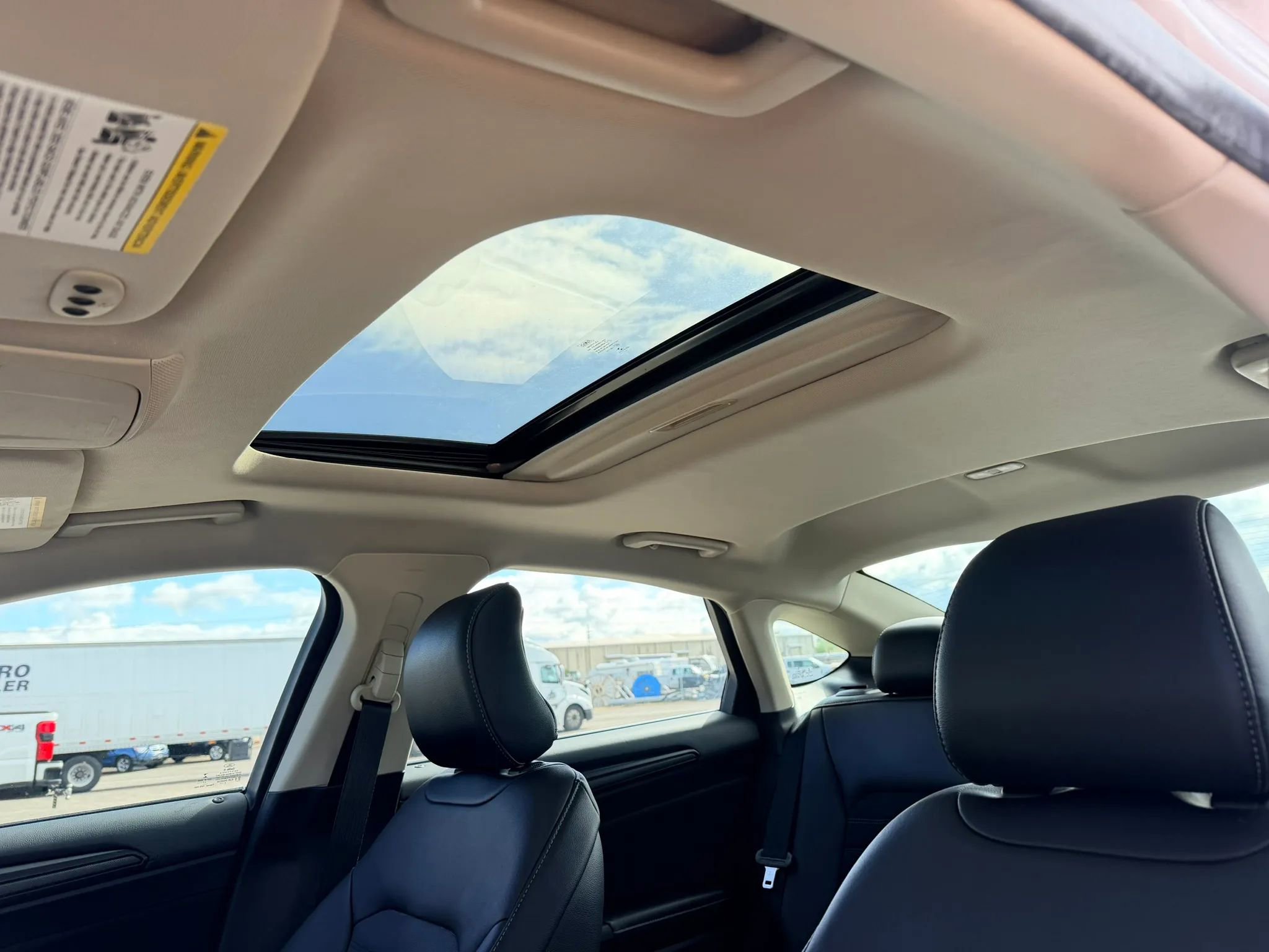Used 2018 Ford Fusion SE w/ Equipment Group 201A AWD/4WD image 15