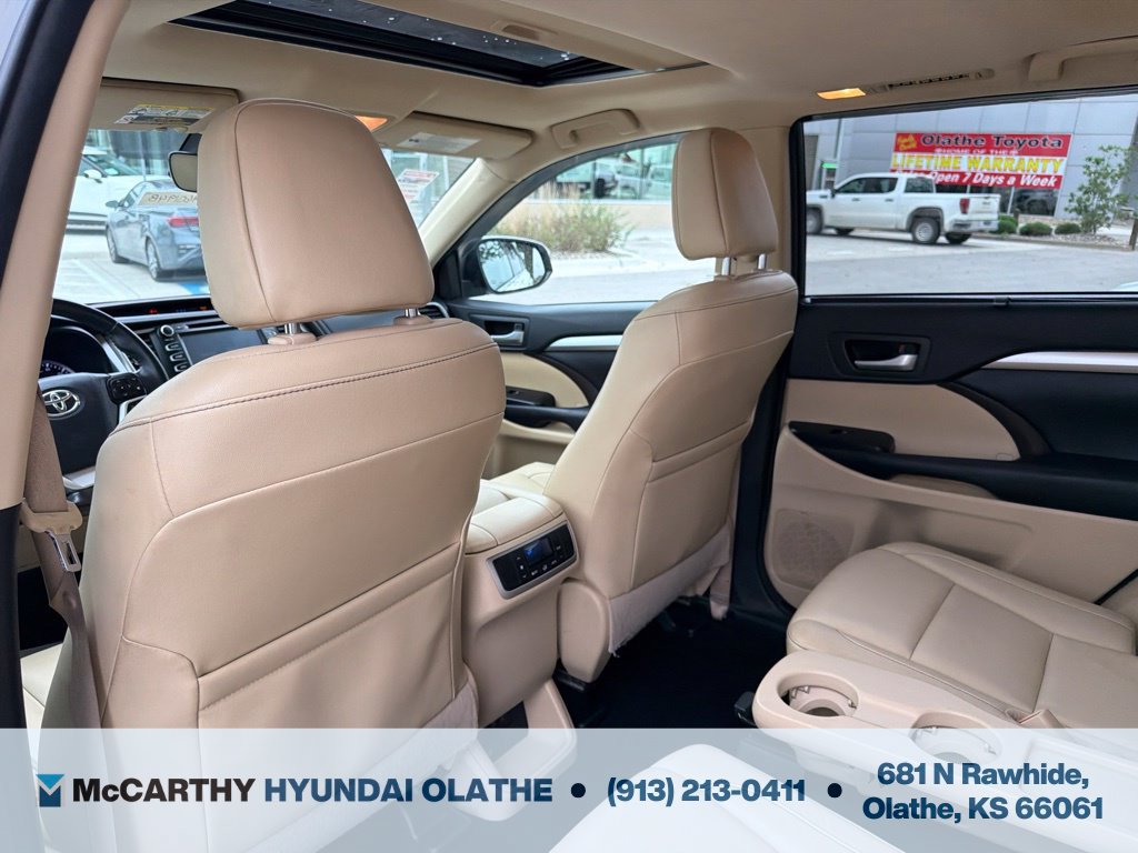 Used 2017 Toyota Highlander XLE w/ Protection Package #3 AWD/4WD image 21