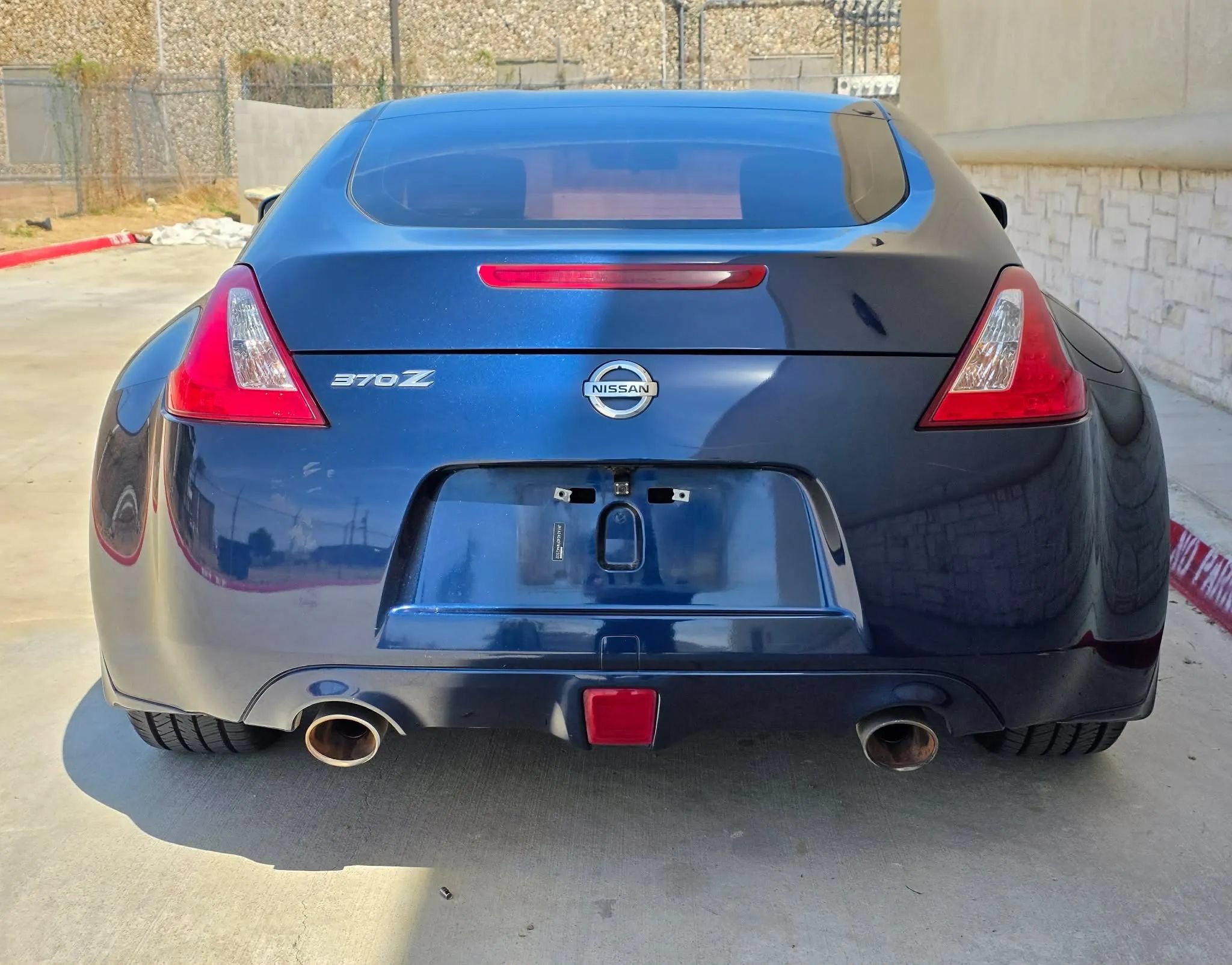 Used 2015 Nissan 370Z Coupe RWD image 4
