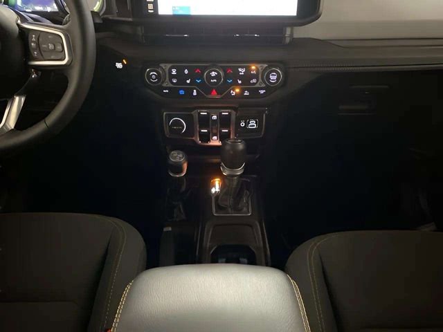 Used 2025 Jeep Wrangler Unlimited Sahara w/ Safety Group image 10