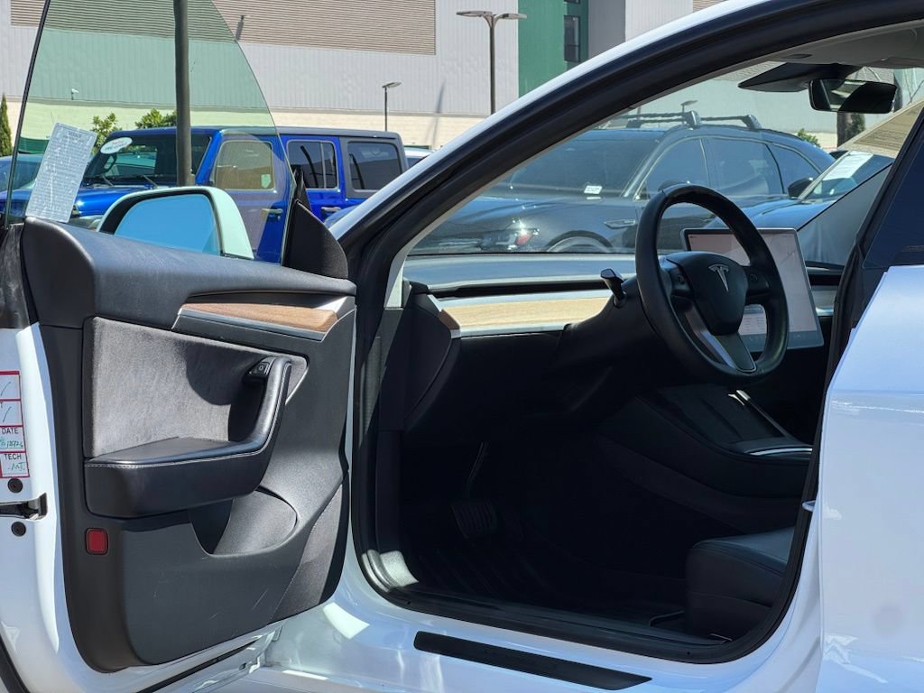 Used 2023 Tesla Model 3 Standard Range RWD image 8