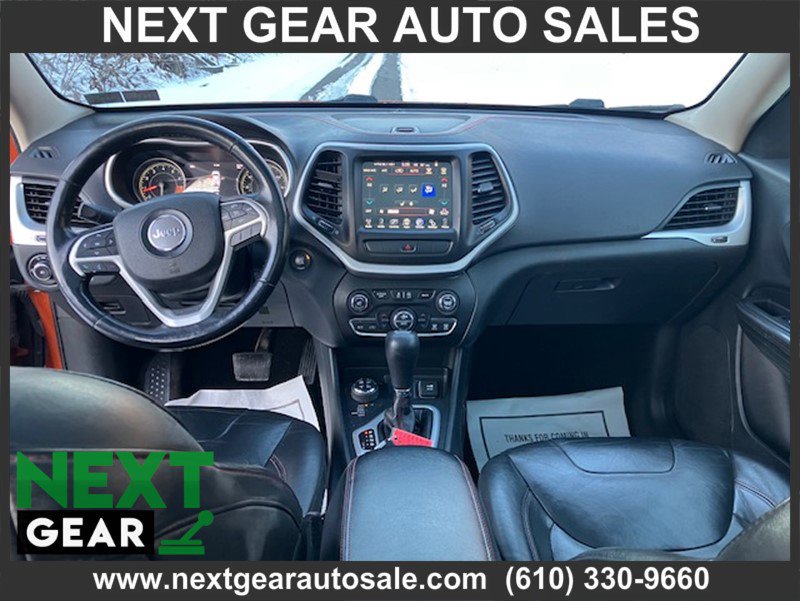 Used 2015 Jeep Cherokee Trailhawk w/ Comfort/Convenience Group image 16